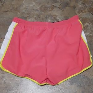 Reebok Playdry Workout Shorts size L